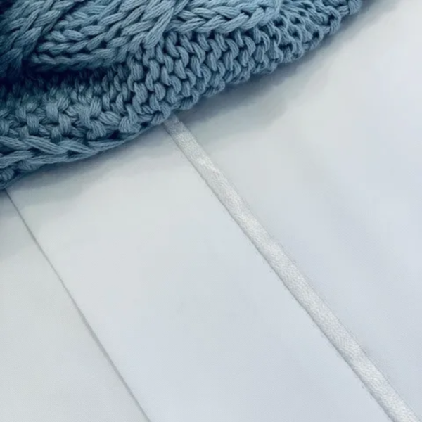 Capa de Edredon King Festone com Fronha 100% algodão 300 fios acetinado Plooma - Branco Capa de Edredon King Festone com Fronha 100% algodão 300 fios acetinado Plooma - Branco