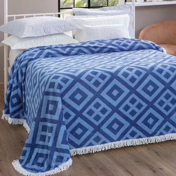 Colcha Casal Chenille Canelada 2,20 x 2,40m Jolitex- Gabriela Azul Colcha Casal Chenille Canelada 2,20 x 2,40m Jolitex- Gabriela Azul