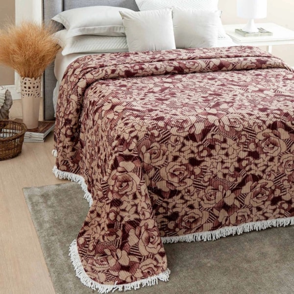 Colcha Casal Chenille Canelada Jolitex-Valentina Vinho com Branco Colcha Casal Chenille Canelada Jolitex-Valentina Vinho com Branco