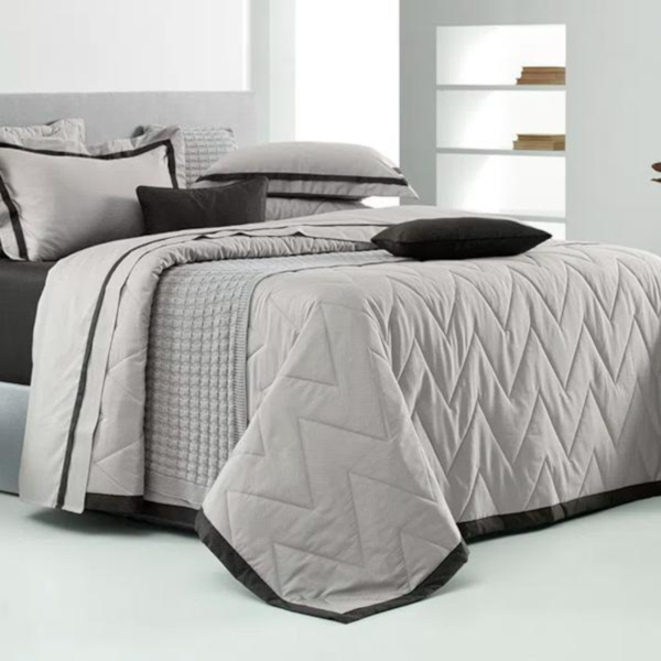 Jogo de Cama Solteiro Vittore Algodão Egípcio 300 Fios 03 Peças Trussardi - Cinza Jogo de Cama Solteiro Vittore Algodão Egípcio 300 Fios 03 Peças Trussardi - Cinza