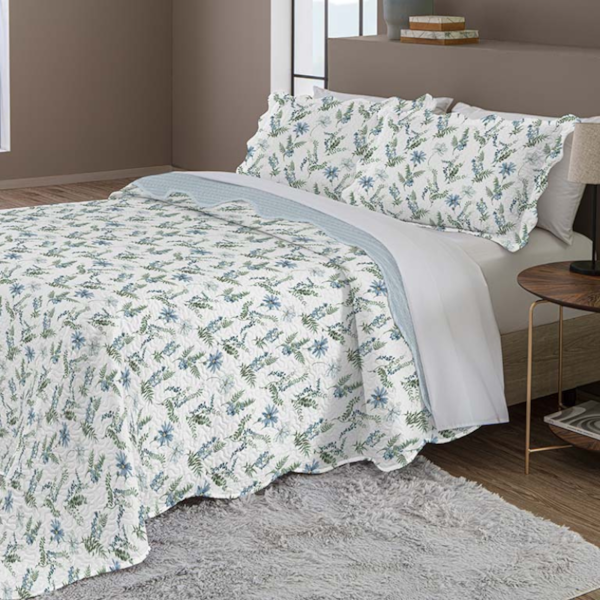 Kit Colcha King Evolution Patchwork 03 Peças Estampado Camesa - Branco Flores Azuis Kit Colcha King Evolution Patchwork 03 Peças Estampado Camesa - Branco Flores Azuis
