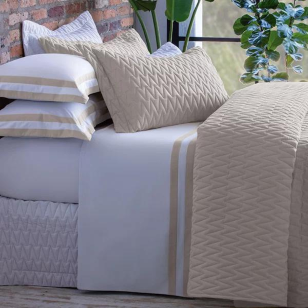 Kit Colcha Solteiro Matelassê 200 fios 02 Peças Sultan- (Confira cores disponíveis) Kit Colcha Solteiro Matelassê 200 fios 02 Peças Sultan- (Confira cores disponíveis)