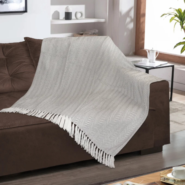 Manta Pinheiro P/ Sofá Com Franja 1,45m x 1,95m Gouvea - Confira cores Manta Pinheiro P/ Sofá Com Franja 1,45m x 1,95m Gouvea - Confira cores