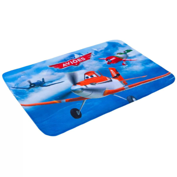 Tapete Infantil c/ Base Antiderrapante 50cm x 75cm Estampas Disney Jolitex - Aviões Decolando