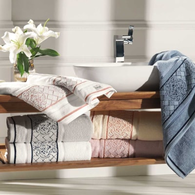 Toalha de Banho Gigante Amber Karsten