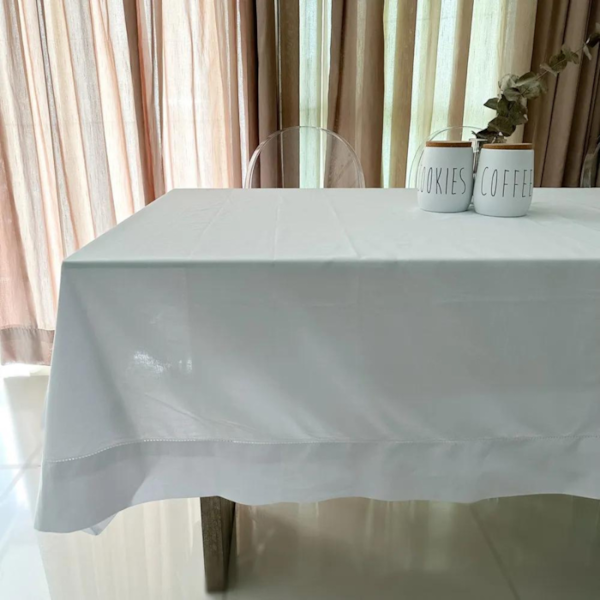 Toalha de Mesa Retangular A Jour 2,10m x 2,10m Argivai - (Confira cores disponíveis) Toalha de Mesa Retangular A Jour 2,10m x 2,10m Argivai - (Confira cores disponíveis)