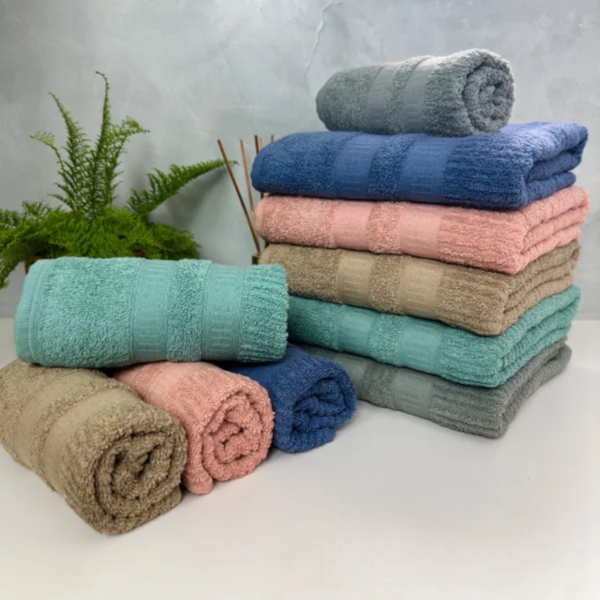 Toalha de Rosto Classic 45cm X 70cm Lucatex - (Confira cores disponíveis) Toalha de Rosto Classic 45cm X 70cm Lucatex - (Confira cores disponíveis)